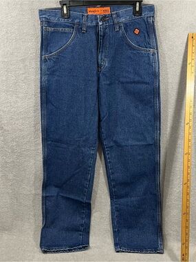 Wrangler FR Jeans Mens 32x30 Blue Relaxed Fit Straight Leg Flame Resistant 2 Cat